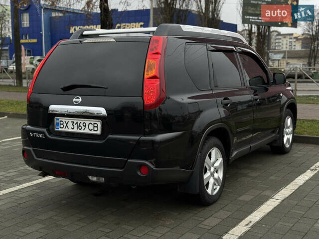 Черный Ниссан ИксТрейл, объемом двигателя 2.49 л и пробегом 197 тыс. км за 8888 $, фото 8 на Automoto.ua