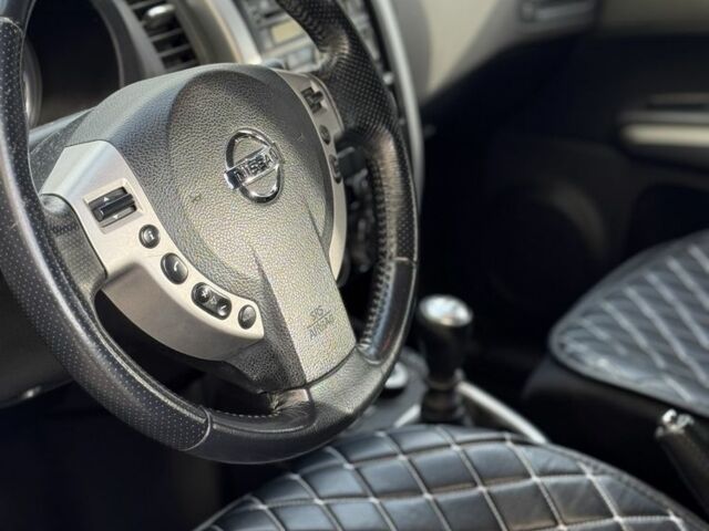 Чорний Ніссан ІксТрейл, об'ємом двигуна 2 л та пробігом 210 тис. км за 6900 $, фото 2 на Automoto.ua