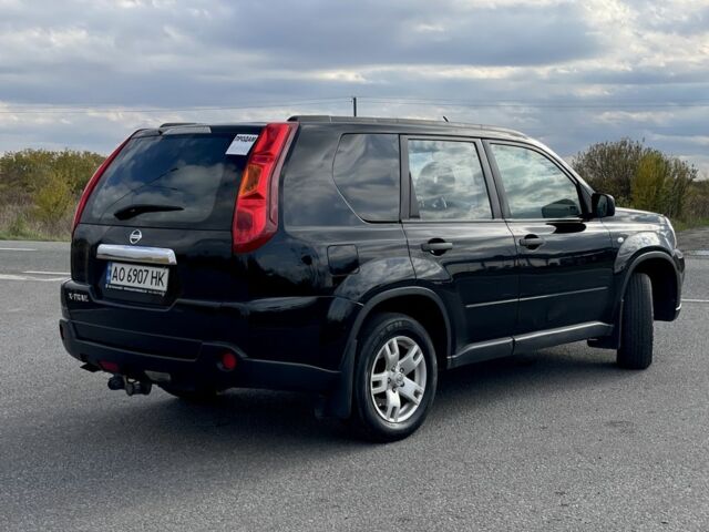 Черный Ниссан ИксТрейл, объемом двигателя 2 л и пробегом 326 тыс. км за 8500 $, фото 2 на Automoto.ua