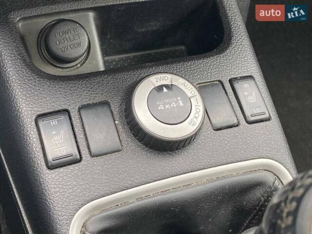 Черный Ниссан ИксТрейл, объемом двигателя 2 л и пробегом 295 тыс. км за 8090 $, фото 21 на Automoto.ua