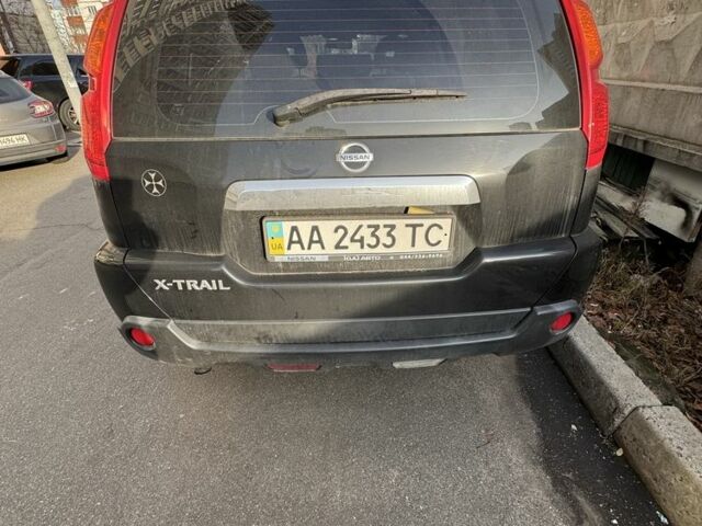 Чорний Ніссан ІксТрейл, об'ємом двигуна 2 л та пробігом 210 тис. км за 6900 $, фото 6 на Automoto.ua