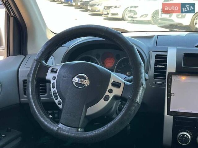 Черный Ниссан ИксТрейл, объемом двигателя 2 л и пробегом 279 тыс. км за 9240 $, фото 26 на Automoto.ua