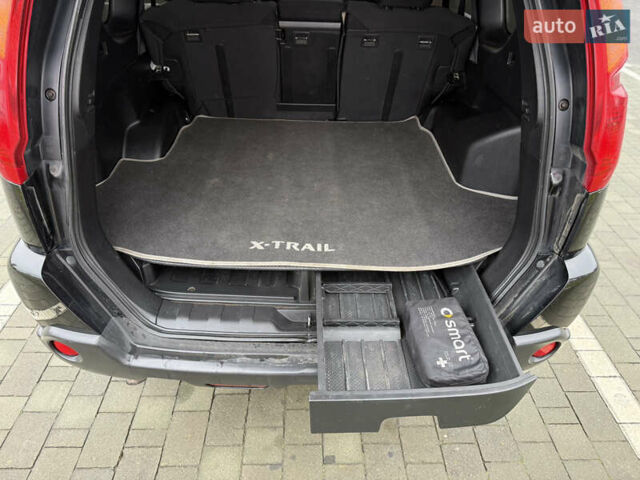 Черный Ниссан ИксТрейл, объемом двигателя 2.49 л и пробегом 197 тыс. км за 8888 $, фото 21 на Automoto.ua