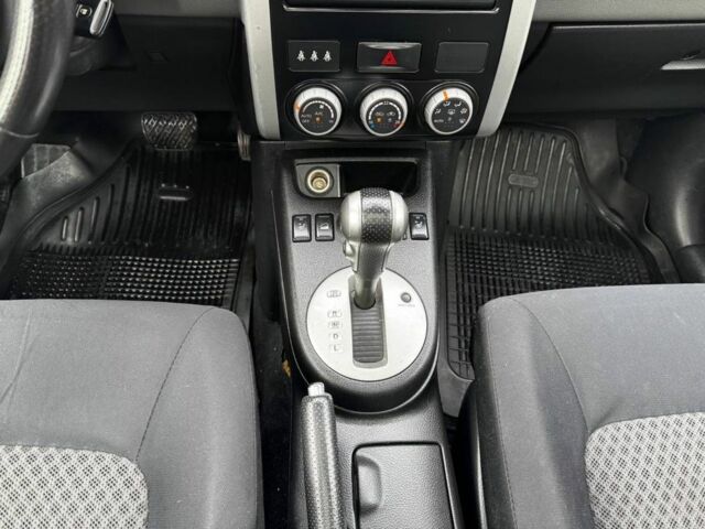 Чорний Ніссан ІксТрейл, об'ємом двигуна 2 л та пробігом 219 тис. км за 5800 $, фото 6 на Automoto.ua