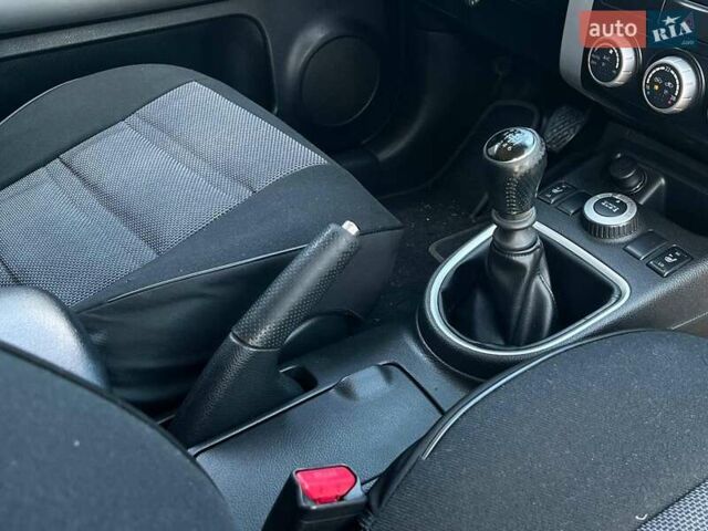 Черный Ниссан ИксТрейл, объемом двигателя 2 л и пробегом 279 тыс. км за 9240 $, фото 16 на Automoto.ua