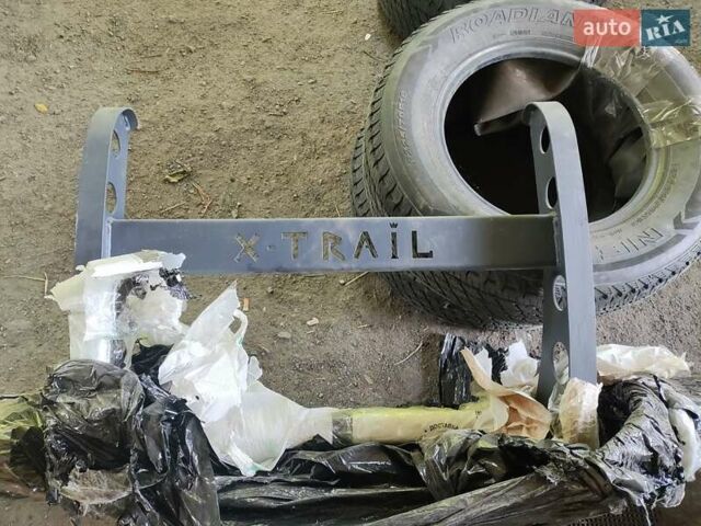 Черный Ниссан ИксТрейл, объемом двигателя 2.49 л и пробегом 195 тыс. км за 5200 $, фото 13 на Automoto.ua