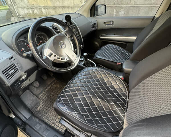 Черный Ниссан ИксТрейл, объемом двигателя 2 л и пробегом 210 тыс. км за 8500 $, фото 5 на Automoto.ua