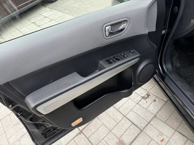 Чорний Ніссан ІксТрейл, об'ємом двигуна 2 л та пробігом 219 тис. км за 5800 $, фото 7 на Automoto.ua