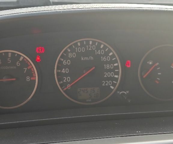 Чорний Ніссан ІксТрейл, об'ємом двигуна 2 л та пробігом 245 тис. км за 7200 $, фото 2 на Automoto.ua