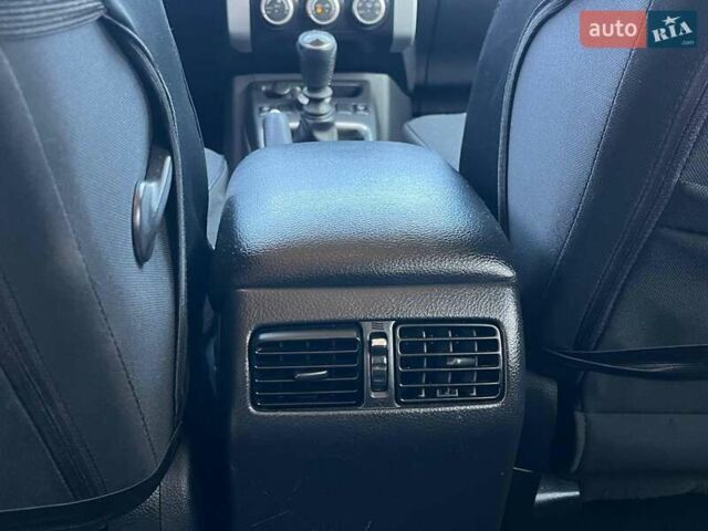 Черный Ниссан ИксТрейл, объемом двигателя 2 л и пробегом 279 тыс. км за 9240 $, фото 23 на Automoto.ua