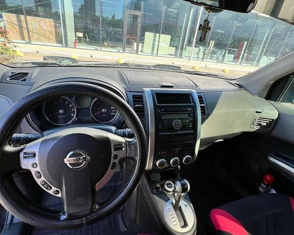 Черный Ниссан ИксТрейл, объемом двигателя 2 л и пробегом 190 тыс. км за 8700 $, фото 6 на Automoto.ua