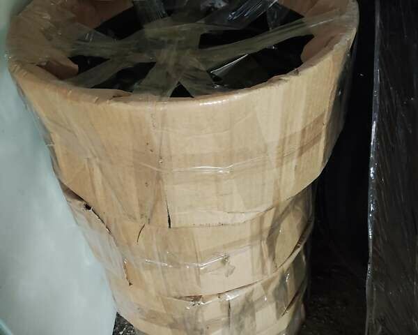 Черный Ниссан ИксТрейл, объемом двигателя 2.49 л и пробегом 195 тыс. км за 5200 $, фото 16 на Automoto.ua