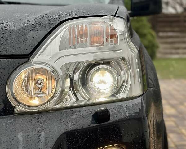 Черный Ниссан ИксТрейл, объемом двигателя 2 л и пробегом 264 тыс. км за 11250 $, фото 10 на Automoto.ua