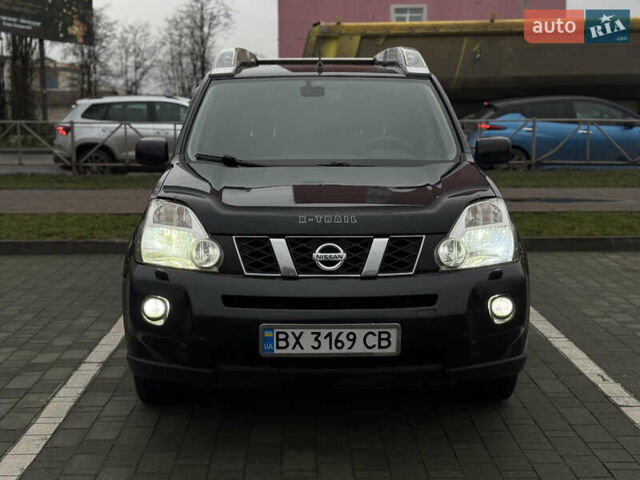 Черный Ниссан ИксТрейл, объемом двигателя 2.49 л и пробегом 197 тыс. км за 8888 $, фото 5 на Automoto.ua