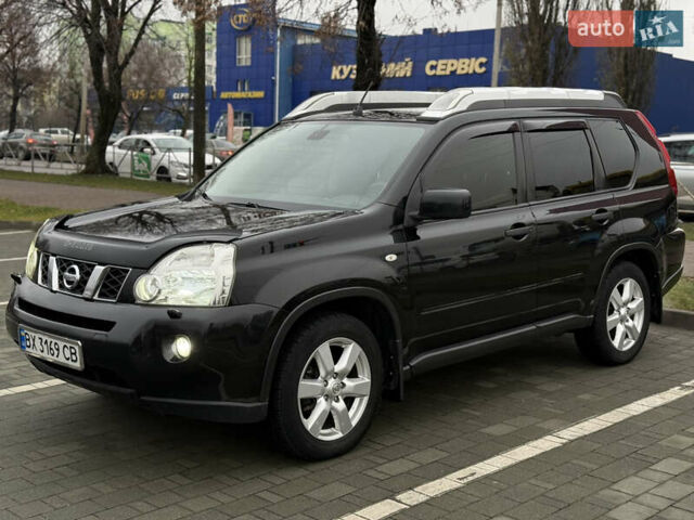 Черный Ниссан ИксТрейл, объемом двигателя 2.49 л и пробегом 197 тыс. км за 8888 $, фото 14 на Automoto.ua