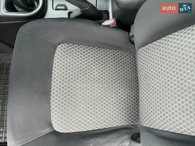 Черный Ниссан ИксТрейл, объемом двигателя 2 л и пробегом 210 тыс. км за 8750 $, фото 30 на Automoto.ua