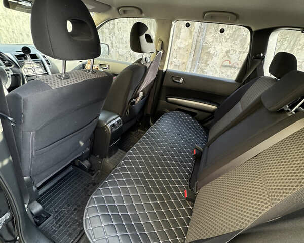 Черный Ниссан ИксТрейл, объемом двигателя 2 л и пробегом 210 тыс. км за 8500 $, фото 3 на Automoto.ua