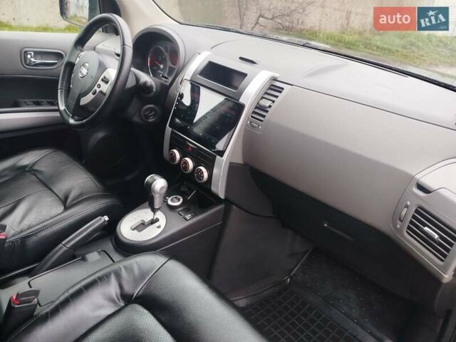 Черный Ниссан ИксТрейл, объемом двигателя 2.5 л и пробегом 197 тыс. км за 8500 $, фото 10 на Automoto.ua