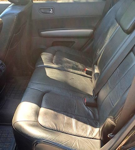 Черный Ниссан ИксТрейл, объемом двигателя 2.5 л и пробегом 223 тыс. км за 7500 $, фото 5 на Automoto.ua