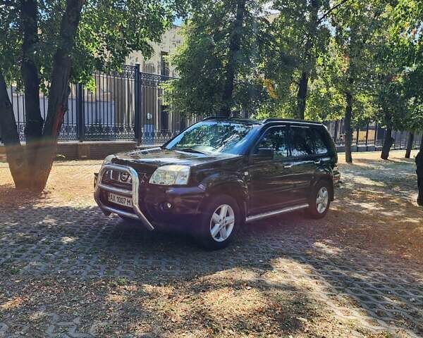 Черный Ниссан ИксТрейл, объемом двигателя 2.5 л и пробегом 170 тыс. км за 8500 $, фото 10 на Automoto.ua
