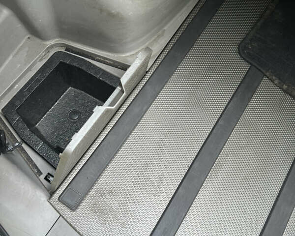 Чорний Ніссан ІксТрейл, об'ємом двигуна 2.49 л та пробігом 256 тис. км за 7000 $, фото 21 на Automoto.ua