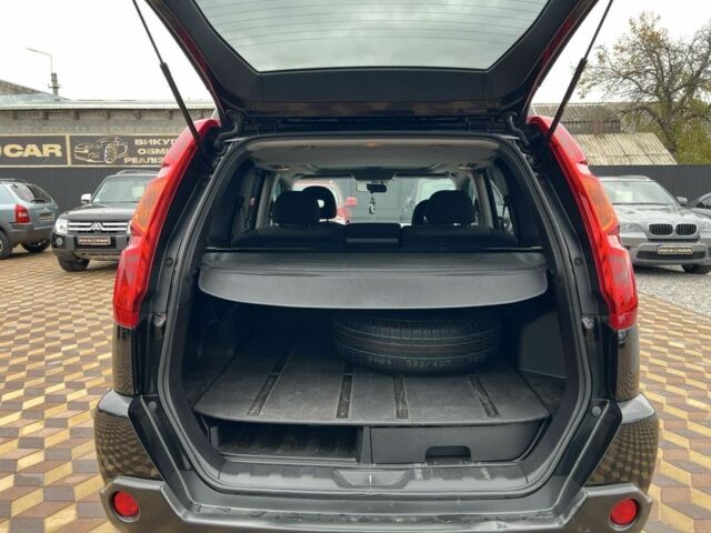 Черный Ниссан ИксТрейл, объемом двигателя 2 л и пробегом 148 тыс. км за 10750 $, фото 15 на Automoto.ua