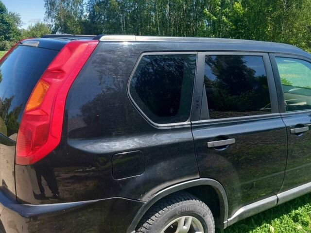 Чорний Ніссан ІксТрейл, об'ємом двигуна 2 л та пробігом 305 тис. км за 4500 $, фото 3 на Automoto.ua
