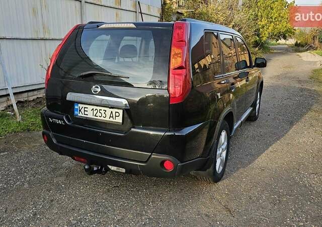 Черный Ниссан ИксТрейл, объемом двигателя 2 л и пробегом 230 тыс. км за 9000 $, фото 3 на Automoto.ua