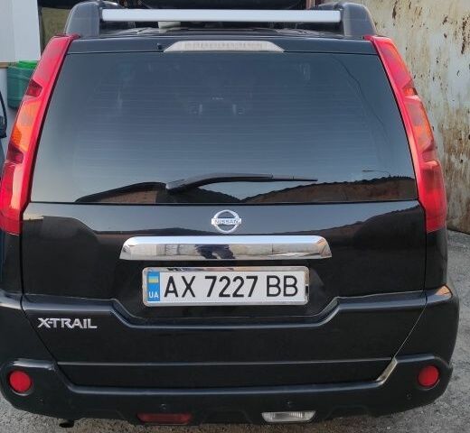 Чорний Ніссан ІксТрейл, об'ємом двигуна 2 л та пробігом 205 тис. км за 7700 $, фото 5 на Automoto.ua