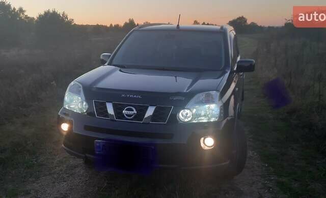 Черный Ниссан ИксТрейл, объемом двигателя 2 л и пробегом 182 тыс. км за 9300 $, фото 26 на Automoto.ua