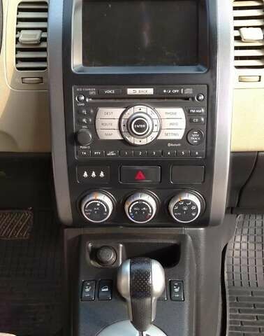 Черный Ниссан ИксТрейл, объемом двигателя 2 л и пробегом 240 тыс. км за 9700 $, фото 9 на Automoto.ua