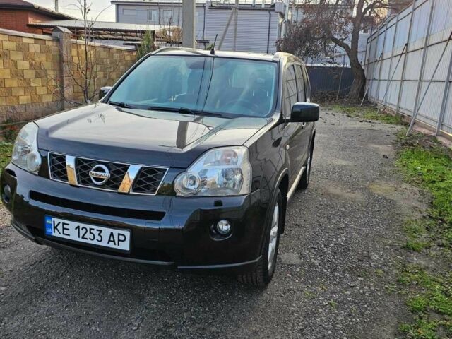 Черный Ниссан ИксТрейл, объемом двигателя 2 л и пробегом 230 тыс. км за 9000 $, фото 5 на Automoto.ua