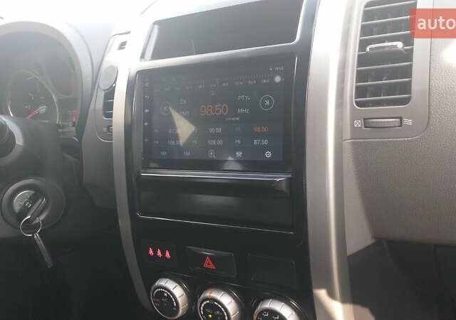 Черный Ниссан ИксТрейл, объемом двигателя 2 л и пробегом 182 тыс. км за 9300 $, фото 7 на Automoto.ua