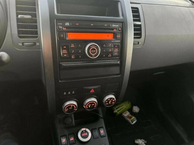 Чорний Ніссан ІксТрейл, об'ємом двигуна 2 л та пробігом 288 тис. км за 4582 $, фото 9 на Automoto.ua