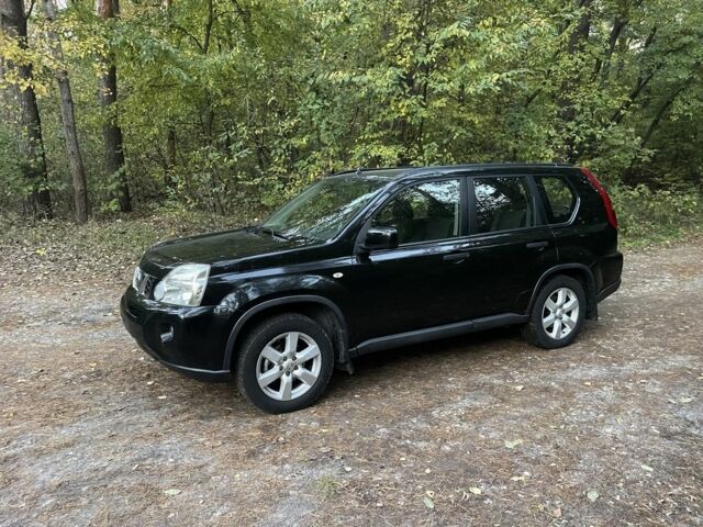 Черный Ниссан ИксТрейл, объемом двигателя 2.2 л и пробегом 200 тыс. км за 5800 $, фото 3 на Automoto.ua