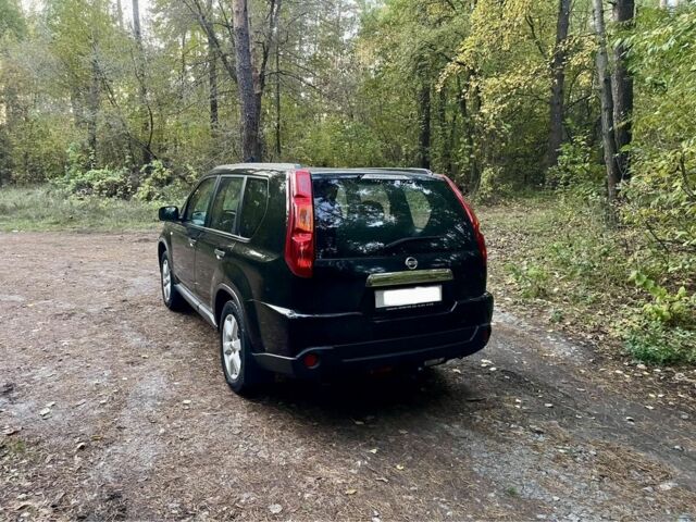 Черный Ниссан ИксТрейл, объемом двигателя 2.2 л и пробегом 200 тыс. км за 5800 $, фото 6 на Automoto.ua