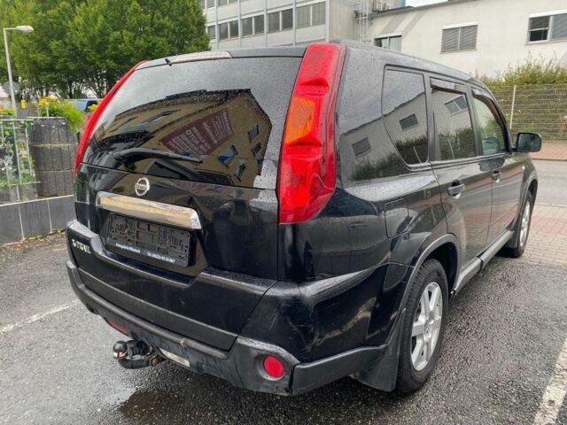 Черный Ниссан ИксТрейл, объемом двигателя 2 л и пробегом 240 тыс. км за 3600 $, фото 4 на Automoto.ua
