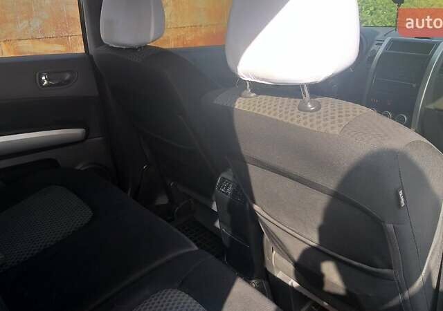 Черный Ниссан ИксТрейл, объемом двигателя 2 л и пробегом 182 тыс. км за 9300 $, фото 8 на Automoto.ua