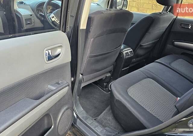 Черный Ниссан ИксТрейл, объемом двигателя 2 л и пробегом 230 тыс. км за 9000 $, фото 8 на Automoto.ua