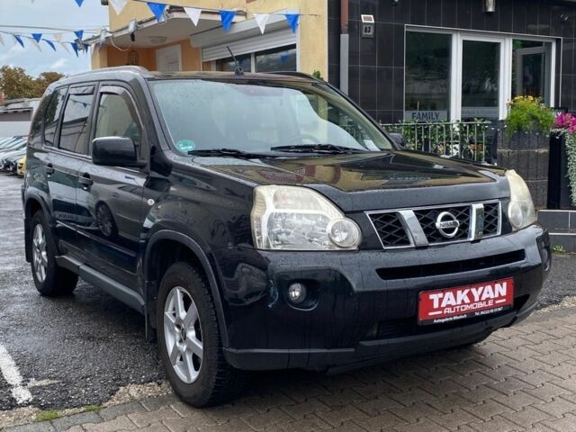 Черный Ниссан ИксТрейл, объемом двигателя 2 л и пробегом 240 тыс. км за 3600 $, фото 3 на Automoto.ua