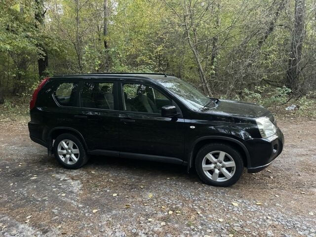 Черный Ниссан ИксТрейл, объемом двигателя 2.2 л и пробегом 200 тыс. км за 5800 $, фото 4 на Automoto.ua