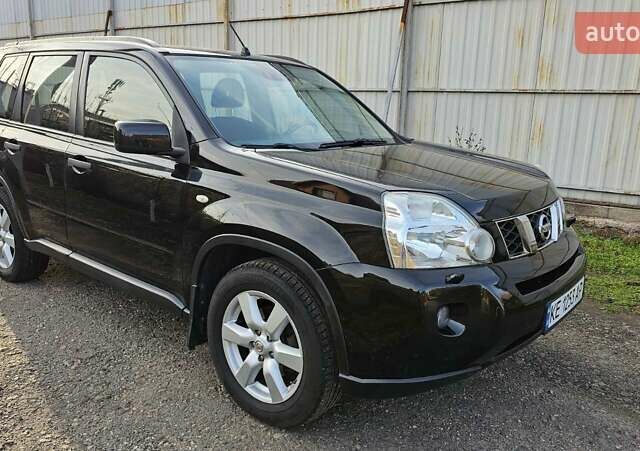 Черный Ниссан ИксТрейл, объемом двигателя 2 л и пробегом 230 тыс. км за 9000 $, фото 5 на Automoto.ua