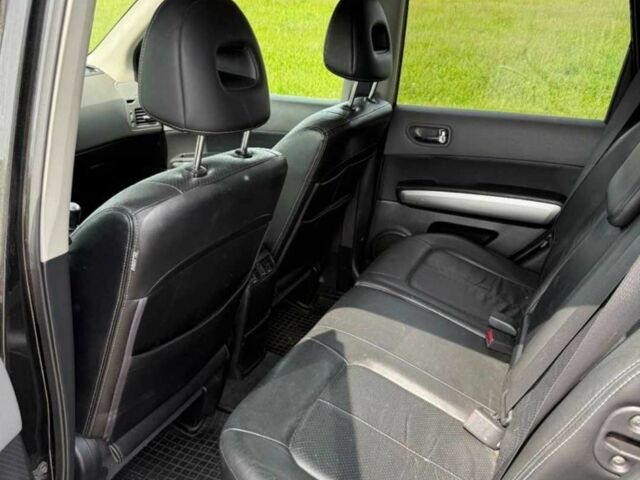 Черный Ниссан ИксТрейл, объемом двигателя 2 л и пробегом 345 тыс. км за 2650 $, фото 7 на Automoto.ua