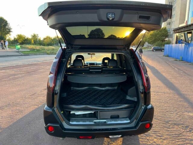 Чорний Ніссан ІксТрейл, об'ємом двигуна 2.5 л та пробігом 223 тис. км за 9172 $, фото 6 на Automoto.ua