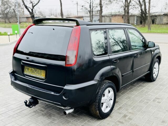 Чорний Ніссан ІксТрейл, об'ємом двигуна 0 л та пробігом 200 тис. км за 2999 $, фото 3 на Automoto.ua