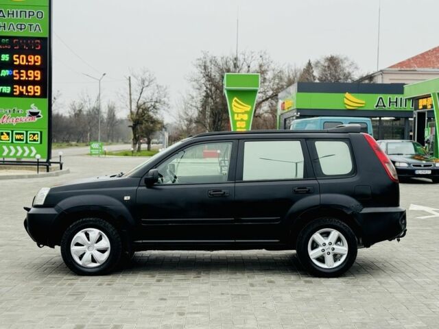 Чорний Ніссан ІксТрейл, об'ємом двигуна 0 л та пробігом 200 тис. км за 2999 $, фото 10 на Automoto.ua