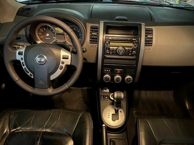 Чорний Ніссан ІксТрейл, об'ємом двигуна 2.5 л та пробігом 223 тис. км за 9172 $, фото 12 на Automoto.ua