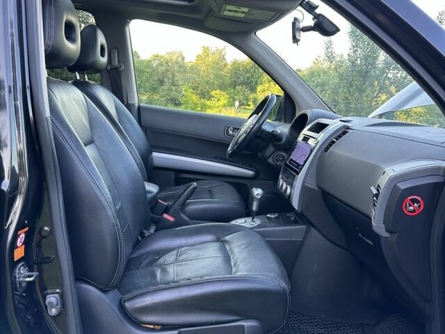 Чорний Ніссан ІксТрейл, об'ємом двигуна 2.5 л та пробігом 238 тис. км за 9500 $, фото 6 на Automoto.ua