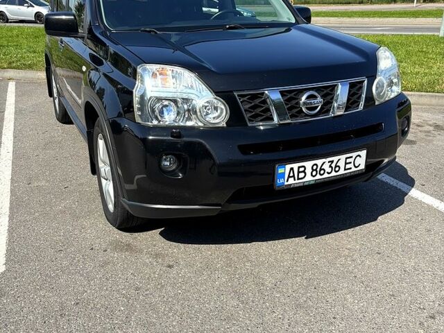 Черный Ниссан ИксТрейл, объемом двигателя 2.5 л и пробегом 199 тыс. км за 8800 $, фото 3 на Automoto.ua