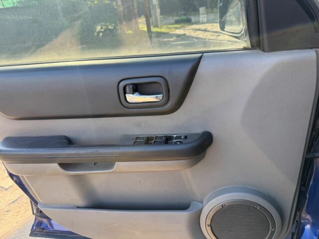 Черный Ниссан ИксТрейл, объемом двигателя 2 л и пробегом 200 тыс. км за 2950 $, фото 9 на Automoto.ua